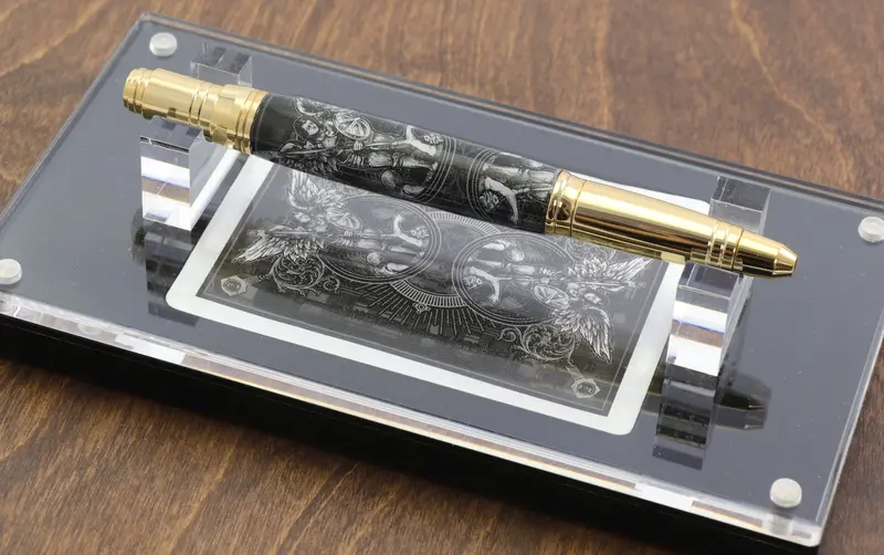 Card Pen Display 1