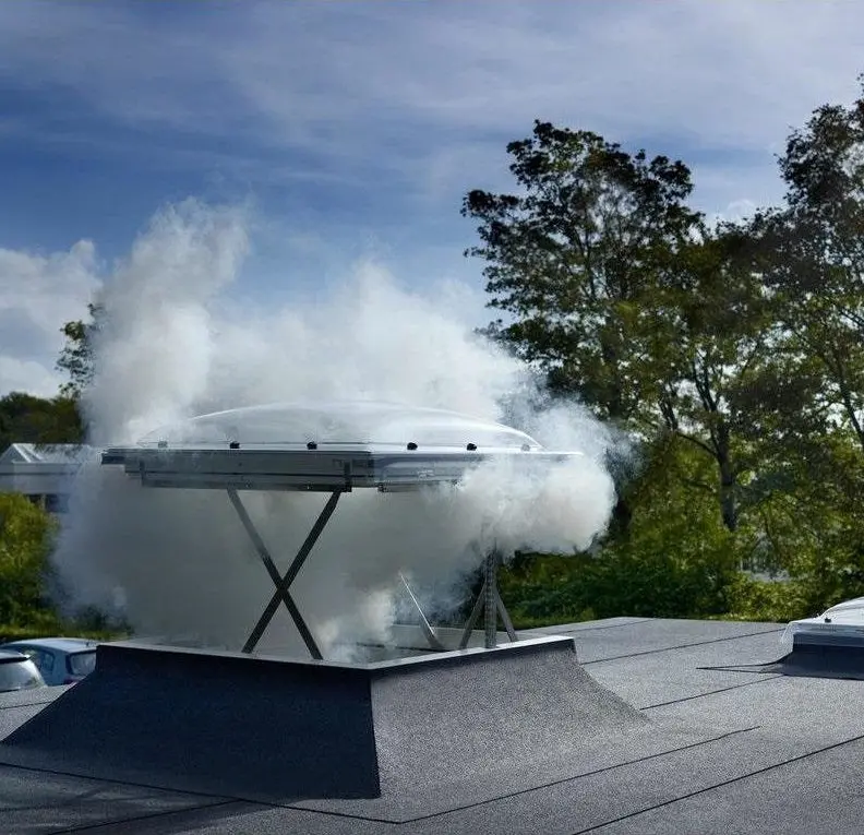 Velux Csp 100100 S10g Flat Roof Smoke Ventilation Window - 100 X 100 Cm (Including Polycarbonate Dome) 1