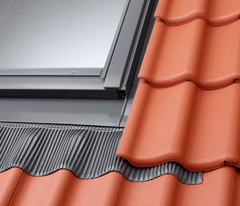 Velux Etw Wk34 2000 Pro + Tile Flashing For Fixed Window 1